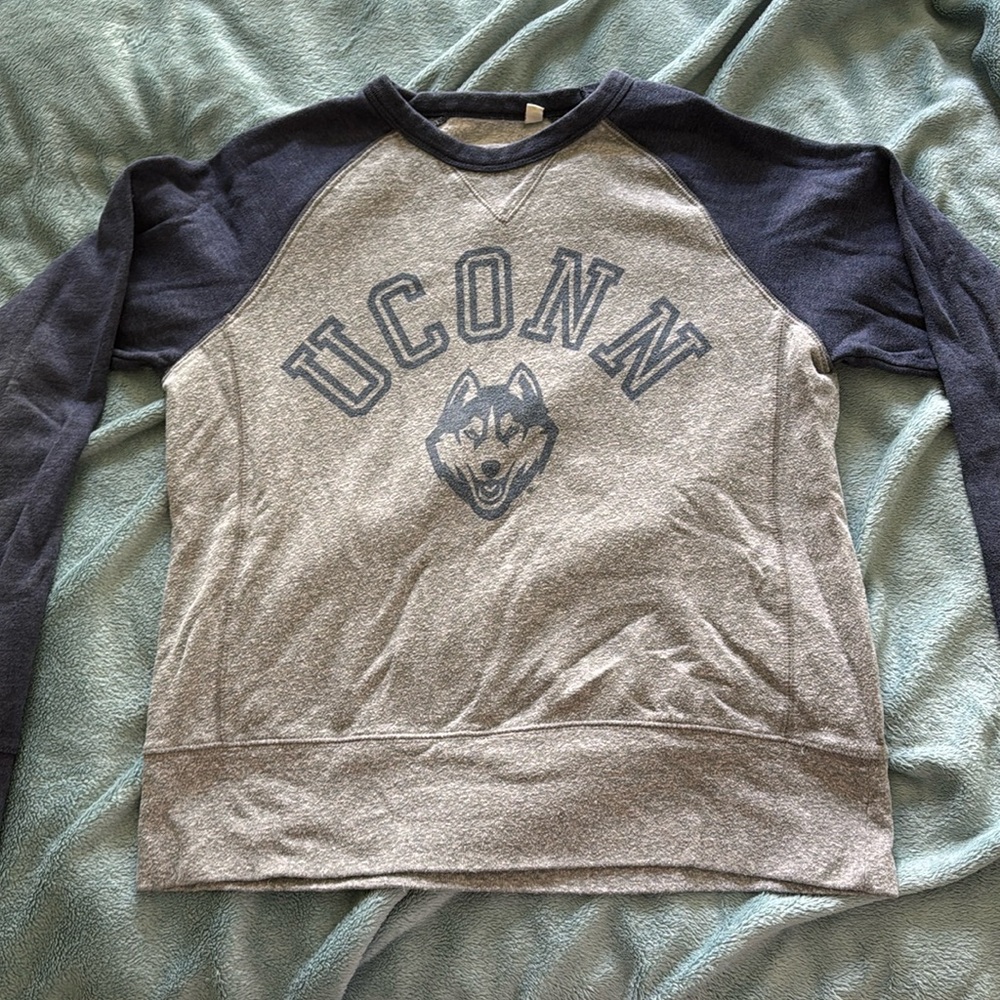 UCONN Huskies Sweatshirt